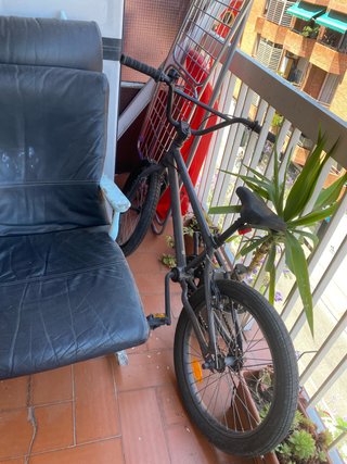 Bicicleta BMX Negra