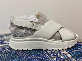 Sandalias Clarks Blancas Plataforma