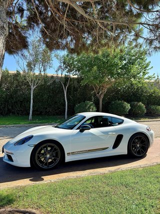 Porschd Cayman 718 T 2020