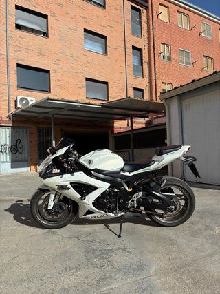 Suzuki GSX-R 600 k8