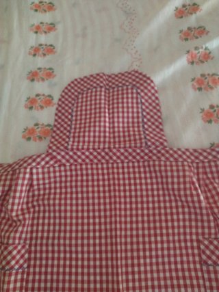 Delantal cuadros rojo y blanco