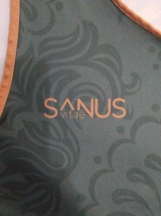 Camiseta tirantes Sanus verde y oro