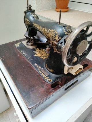 Máquina de coser Singer antigua