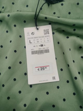 Falda midi Zara verde lunares satinada