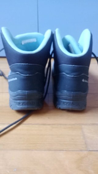 Botas de trekking Quechua gris y azul