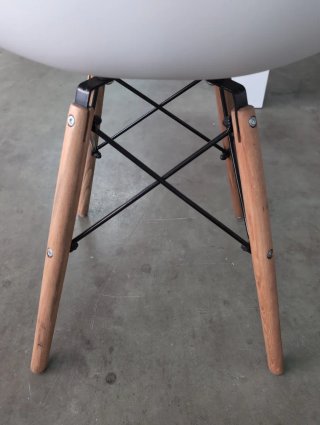Silla Nórdica Blanca y Madera