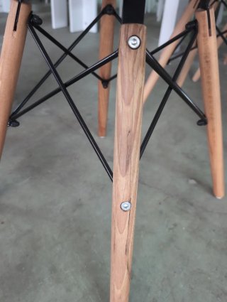 Silla Nórdica Blanca y Madera