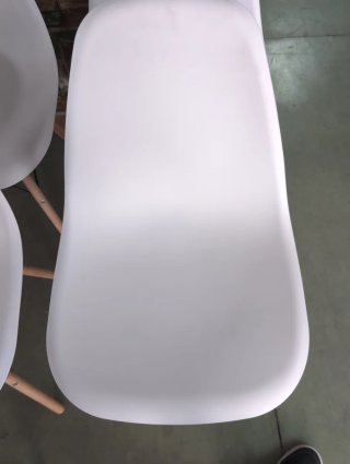 Silla Nórdica Blanca y Madera