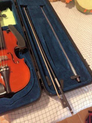 Violín 3/4 marca hora