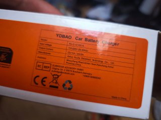 Cargador Baterías Coche 12V/24V Inteligente
