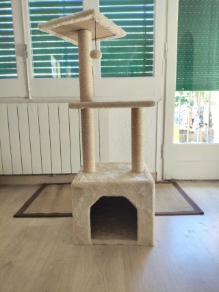 Castillo para gatos con varios niveles