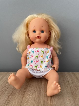 Muñeca Nenuco con ropa y accesorios