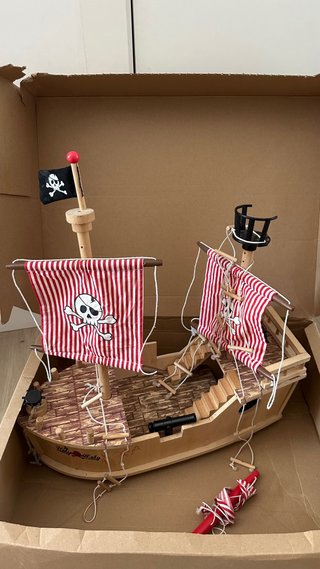 Barco de madera decorativo
