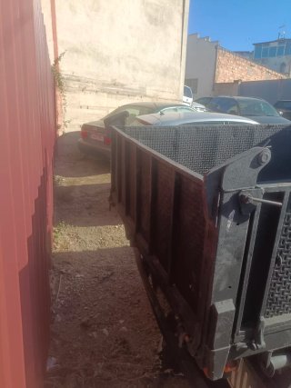 Nissan Trade 2000