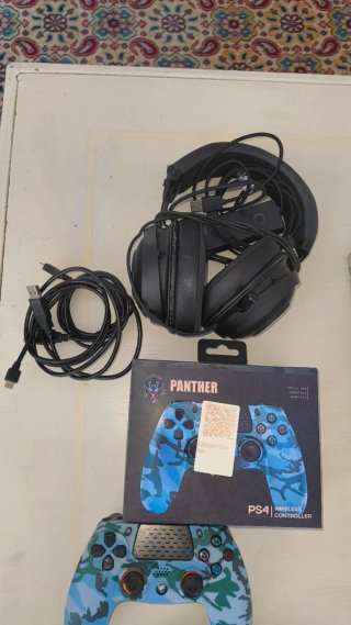 PS4 Slim 1TB Completa: Mandos y Auriculares
