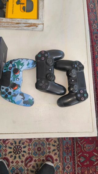 PS4 Slim 1TB Completa: Mandos y Auriculares