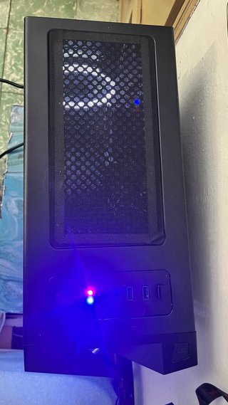 PC Gaming MSI con luces LED