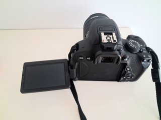 Canon EOS 700D + Objetivo Kit EF-S 18-55mm