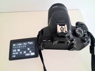 Canon EOS 700D + Objetivo Kit EF-S 18-55mm
