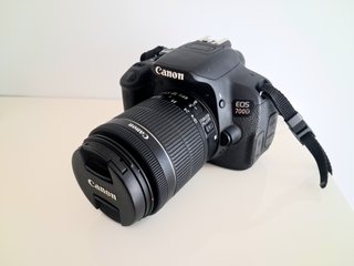 Canon EOS 700D + Objetivo Kit EF-S 18-55mm