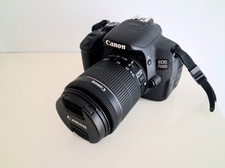 Canon EOS 700D + Objetivo Kit EF-S 18-55mm