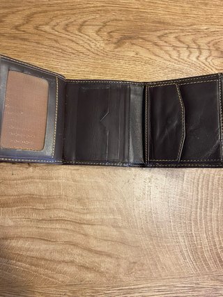 Dos carteras Pielnoble Negra y marron  Hombre