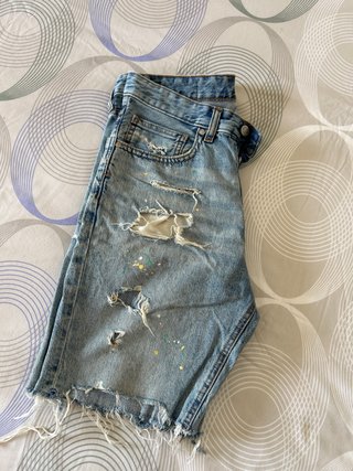 Pantalón vaquero corto Pull&Bear desgastado
