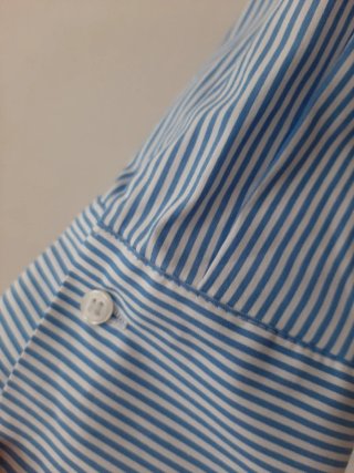 Camisa entallada Zara rayas azul y blanco
