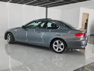 BMW Serie 3 E92 320d con techo y pantalla tácil!