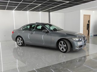 BMW Serie 3 E92 320d con techo y pantalla tácil!