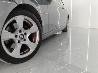 BMW Serie 3 E92 320d con techo y pantalla tácil!