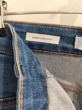 Pantalón vaquero Pull and Bear Talla 38