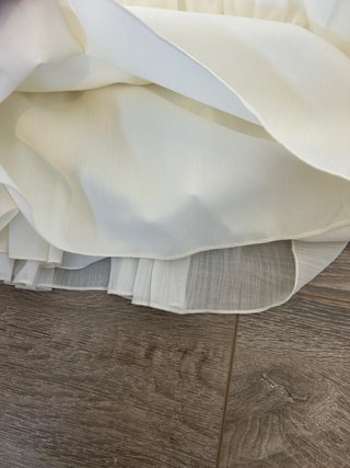 Vestido de ceremonia blanco roto niña marca lilas.