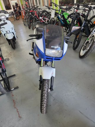 Honda NSR Azul y Blanca