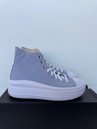 Zapatillas Converse lila nuevas. Talla 40