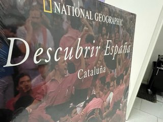 Seis libros precintados  de National Geographic