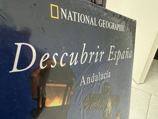 Seis libros precintados  de National Geographic
