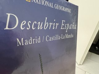 Seis libros precintados  de National Geographic