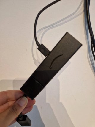 TV LG 32 + Fire Stick + Soporte Pared