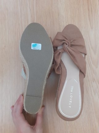 Sandalias cuña esparto lazo marrón
