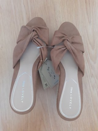 Sandalias cuña esparto lazo marrón
