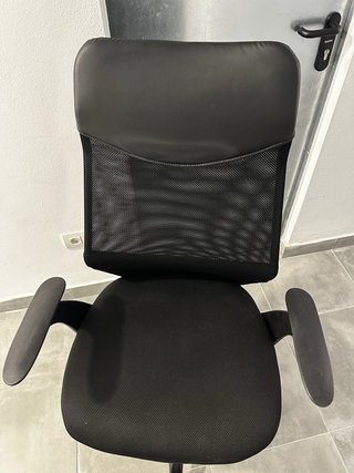 Silla de oficina ergonómica negra