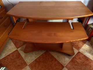 Escritorio mesa ordenador madera, regalo el sillon