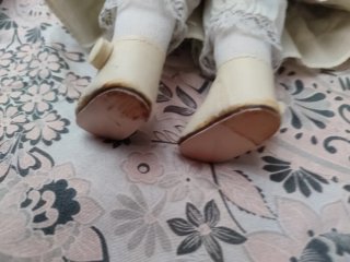 Muñeca de porcelana vintage