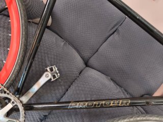 Bicicleta Fixie Negra Ruedas Rojas