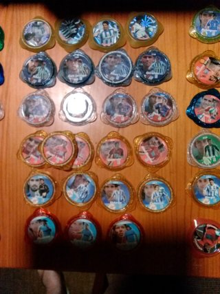 Tazos de fútbol variados