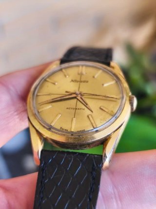 Reloj Nivada automático