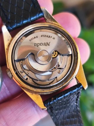 Reloj Nivada automático