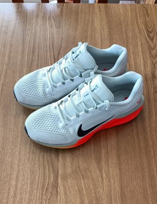 Zapatillas Nike Running Blancas y Naranjas