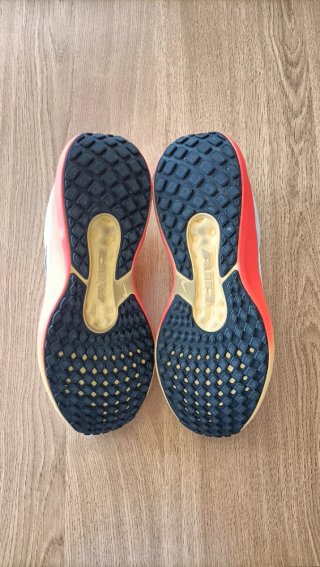 Zapatillas Nike Running Blancas y Naranjas